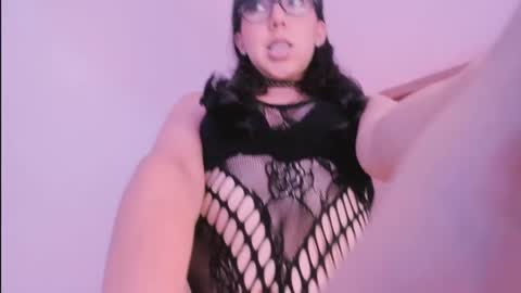 Snapshot of kiwi____ chatting on 05-13-26, 09:33 Little piece of fruit online show from 05-13-26, 09:33