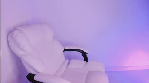 Snapshot of kiwi____ chatting on 05-19-26, 01:56 Little piece of fruit online show from 05-19-26, 01:56