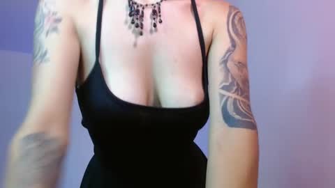 kiyu online show from 12-06-24, 01:51