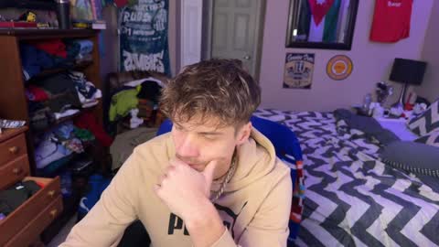 Kyle online show from 01-01-25, 02:52