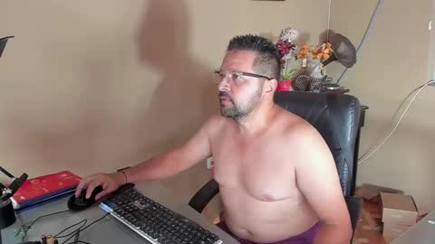 Klarck  online show from 10-12-25, 08:41
