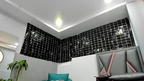 Snapshot of klariz09 chatting on 11-18-25, 02:39 klariz09 online show from 11-18-25, 02:39