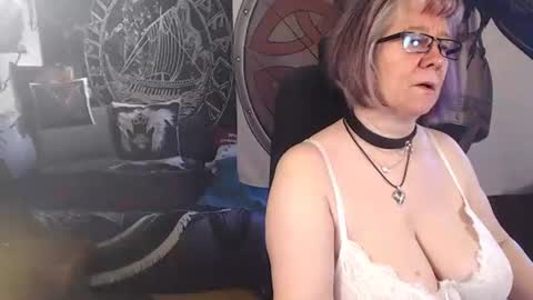 Snapshot of kleiner_teufel chatting on 05-20-26, 06:41 Michelle online show from 05-20-26, 06:41