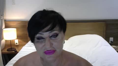 Snapshot of kleo901854860422 chatting on 06-09-26, 06:52 kleo901854860422 online show from 06-09-26, 06:52