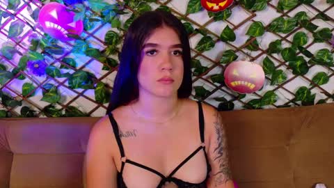 kloe_bella online show from 10-20-25, 01:11