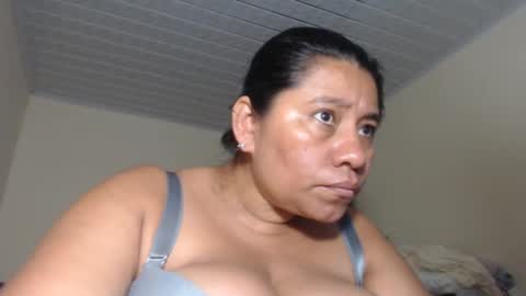 Snapshot of kloe_boobs chatting on 02-26-25, 10:26 Kloe online show from 02-26-25, 10:26