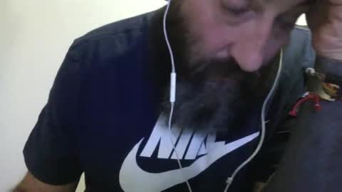 Snapshot of knicker76 chatting on 02-06-25, 02:37 knicker76 online show from 02-06-25, 02:37