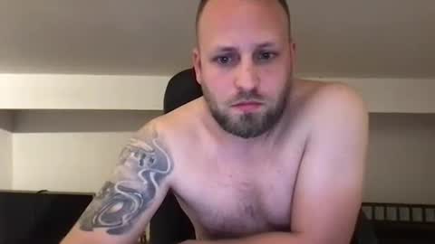 hugo online show from 03-11-25, 07:58