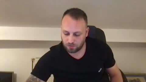 hugo online show from 10-29-25, 01:19