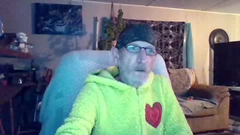 Snapshot of kodiakpm1 chatting on 11-17-25, 02:06 kodiakpm1 online show from 11-17-25, 02:06