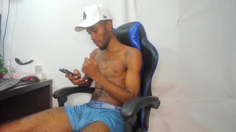 Snapshot of kofi_exotic_ chatting on 12-21-24, 02:30 kofi online show from 12-21-24, 02:30