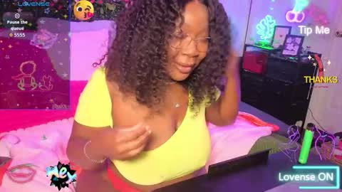 kokocherry00 online show from 12-02-25, 10:53