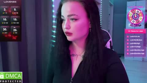 Mia online show from 02-11-25, 09:14