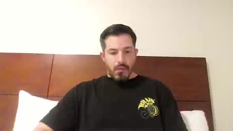 Snapshot of kolombianox chatting on 10-17-25, 03:42 kolombianox online show from 10-17-25, 03:42