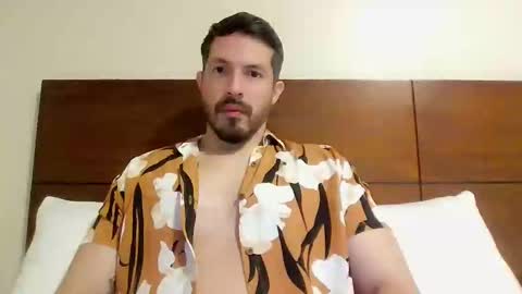 Snapshot of kolombianox chatting on 10-19-25, 04:24 kolombianox online show from 10-19-25, 04:24