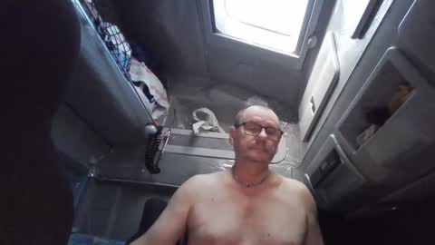 Snapshot of komputer123456789 chatting on 02-23-25, 08:39 Bogdan online show from 02-23-25, 08:39