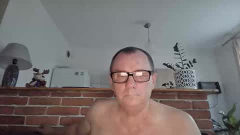 Snapshot of komputer123456789 chatting on 05-02-26, 06:13 Bogdan online show from 05-02-26, 06:13