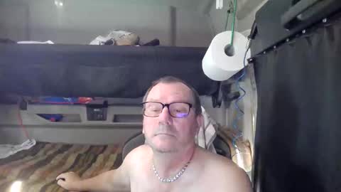 Snapshot of komputer123456789 chatting on 05-24-26, 06:29 Bogdan online show from 05-24-26, 06:29