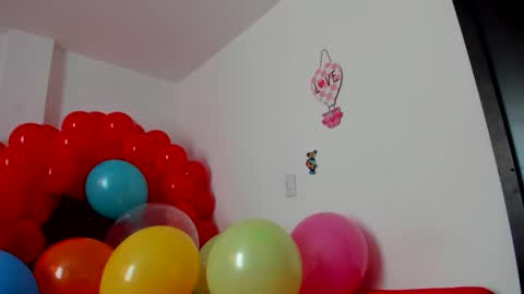 konie Diaz online show from 04-11-26, 06:45