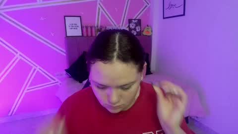Snapshot of koning_moretti chatting on 04-18-26, 01:53 camila online show from 04-18-26, 01:53