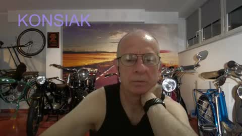 Snapshot of konsiak chatting on 06-23-26, 07:45 Komsiak online show from 06-23-26, 07:45