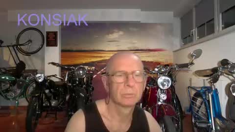 Snapshot of konsiak chatting on 07-16-26, 07:20 Komsiak online show from 07-16-26, 07:20