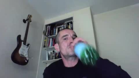Snapshot of konyfer1985 chatting on 01-18-26, 05:44 konyfer1985 online show from 01-18-26, 05:44