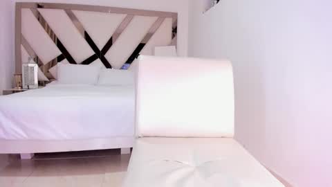 Koral Cuz online show from 10-23-25, 05:01