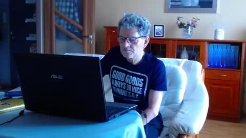 Snapshot of korek24hot chatting on 02-28-25, 09:15 Korek online show from 02-28-25, 09:15