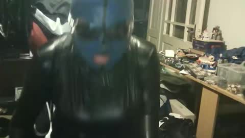 LatexPeti online show from 04-07-26, 11:48