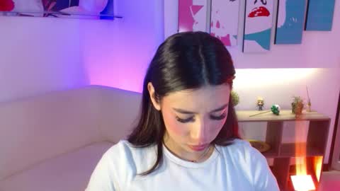 Elizabeth online show from 03-12-26, 12:11