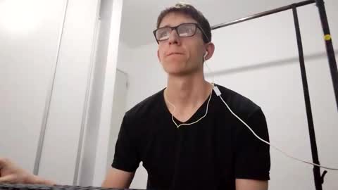 Facu online show from 06-08-26, 01:39
