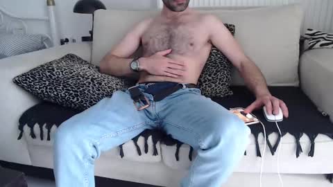 Snapshot of kral_mert chatting on 02-17-25, 09:24 Mert online show from 02-17-25, 09:24