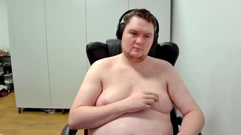 Snapshot of kresser199521 chatting on 12-18-24, 10:46 Kristian online show from 12-18-24, 10:46