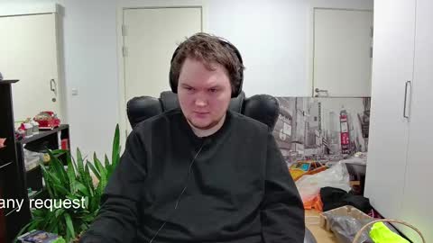 Snapshot of kresser199521 chatting on 01-30-25, 12:16 Kristian online show from 01-30-25, 12:16