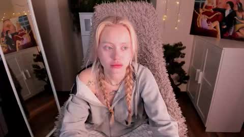 kris_grant online show from 12-04-25, 10:35