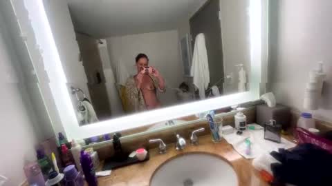 Snapshot of krisnona chatting on 02-13-25, 03:50 krisnona online show from 02-13-25, 03:50