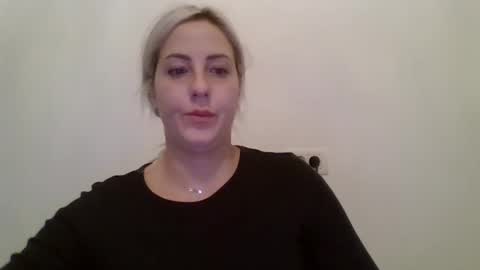 Snapshot of kriss_grace chatting on 10-03-25, 06:38 Grace online show from 10-03-25, 06:38