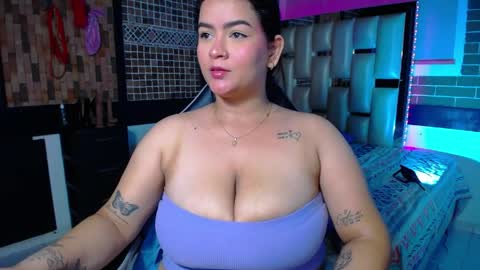 kriss_sweetboobs online show from 04-01-26, 01:41