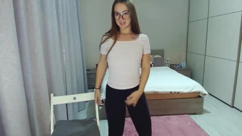 twitter    Annemarye 23 online show from 10-02-25, 09:38