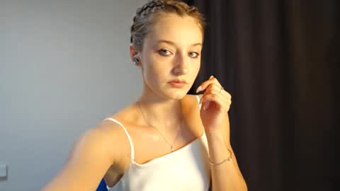 Snapshot of kristandaty chatting on 02-10-26, 01:48 kristandaty online show from 02-10-26, 01:48