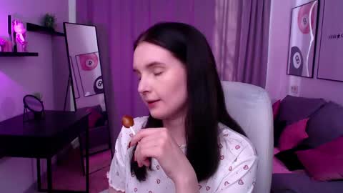 Sophia online show from 04-14-26, 01:33