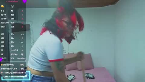 kristen_tay online show from 10-25-25, 03:51