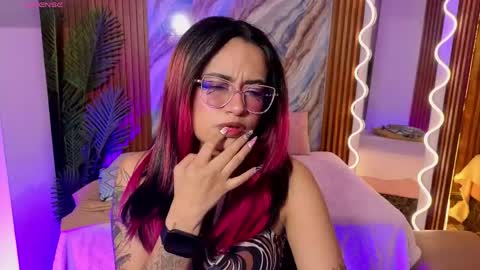 kristen_tay online show from 06-01-26, 02:24