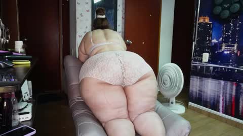 Kristen online show from 10-21-25, 03:07