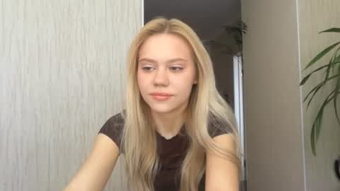 Snapshot of kristifelicien chatting on 06-22-26, 05:15 Blake online show from 06-22-26, 05:15