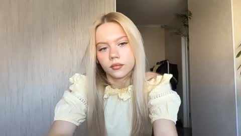 Snapshot of kristifelicien chatting on 06-26-26, 05:12 Blake online show from 06-26-26, 05:12