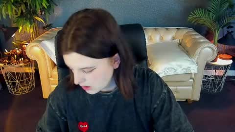 Snapshot of kristifoxy chatting on 05-11-26, 06:49 kristifoxy online show from 05-11-26, 06:49