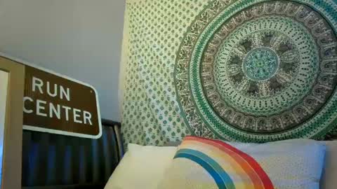 Jay and Kitty online show from 10-17-25, 08:06