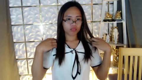 kristine_fox online show from 04-12-26, 08:19